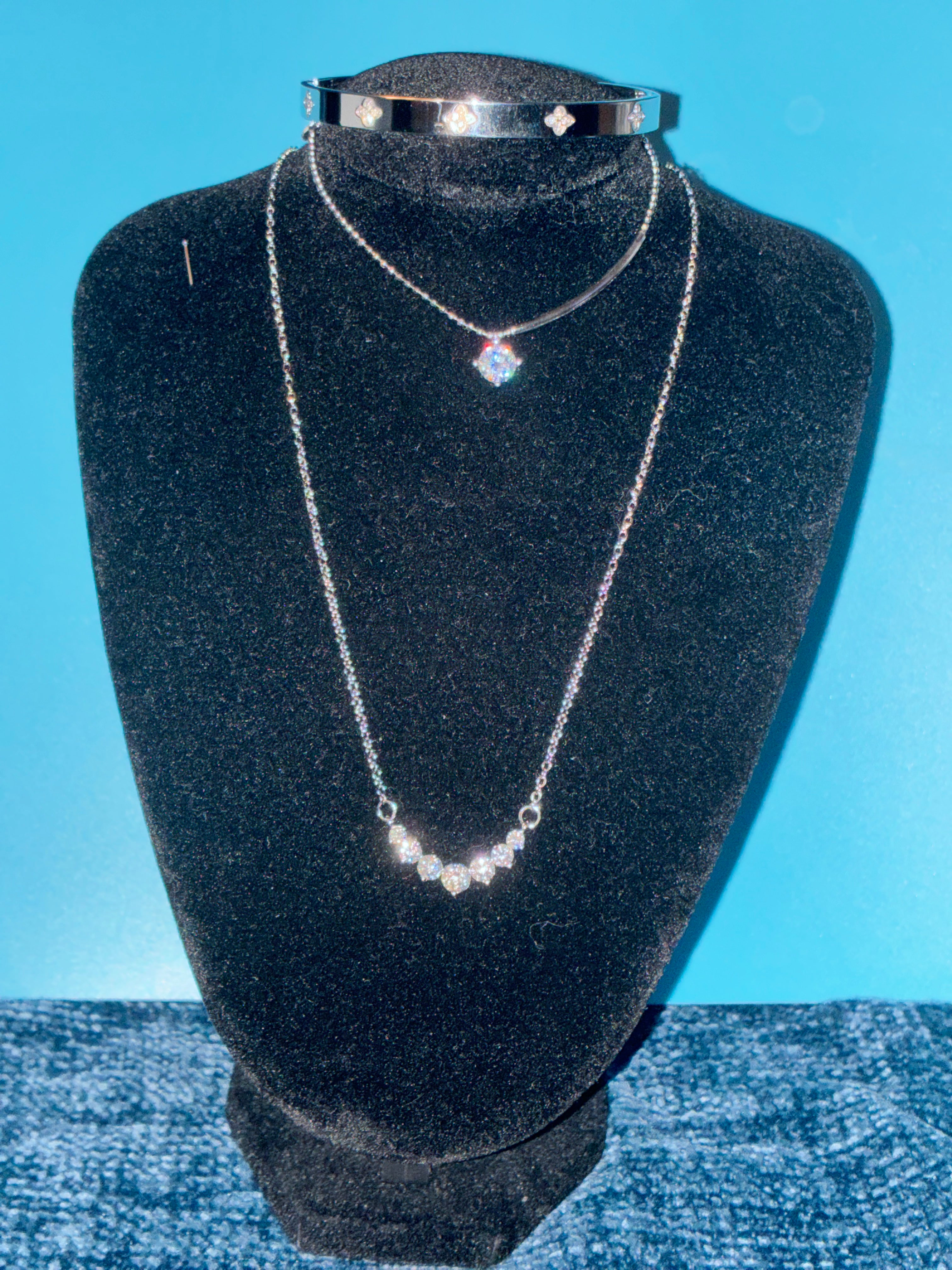 Necklace bracelet set