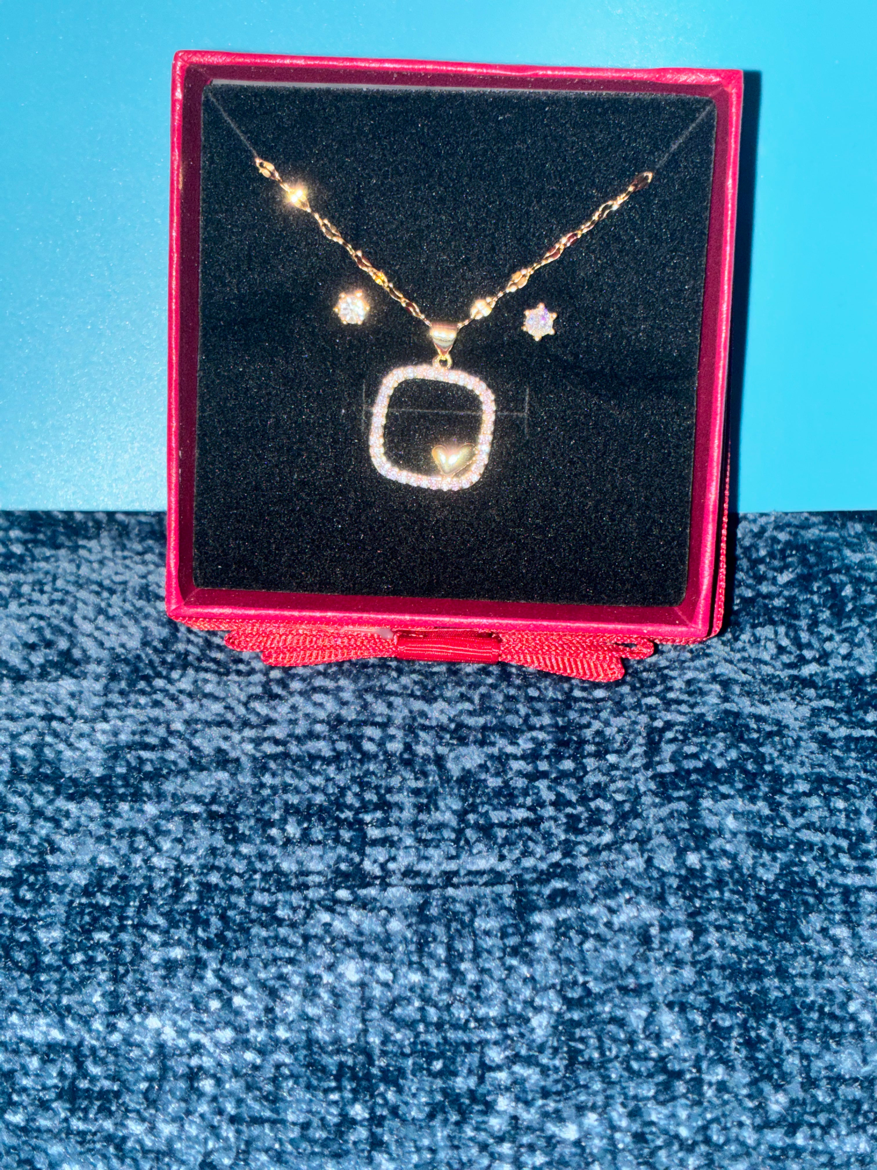 Necklace and earings